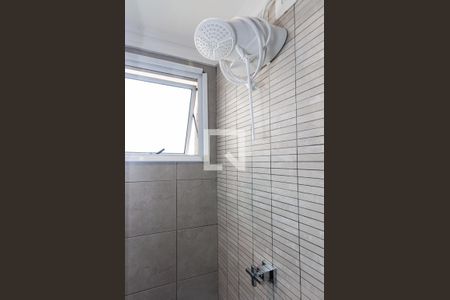 Banheiro Social de apartamento para alugar com 2 quartos, 52m² em Vila Anastácio, São Paulo