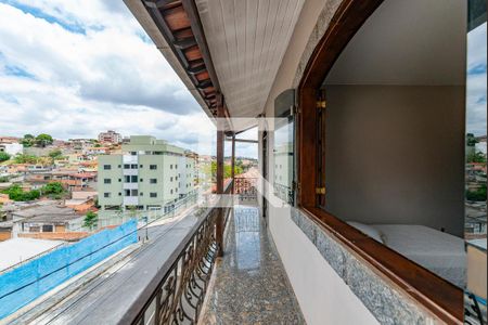Casa à venda com 367m², 4 quartos e 5 vagasVaranda da Saleta