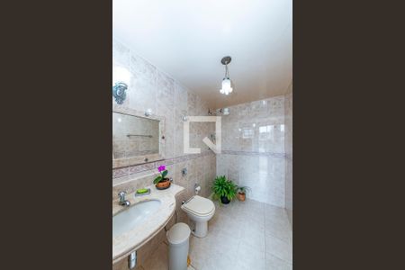 Casa à venda com 367m², 4 quartos e 5 vagasBanheiro Social 2