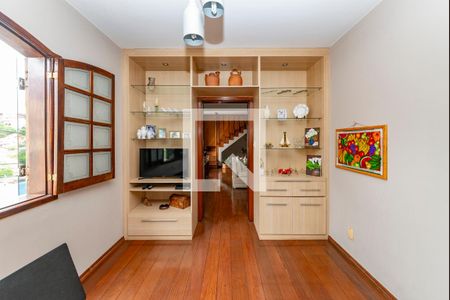 Casa à venda com 367m², 4 quartos e 5 vagasSala 2