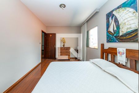 Casa à venda com 367m², 4 quartos e 5 vagasQuarto 2