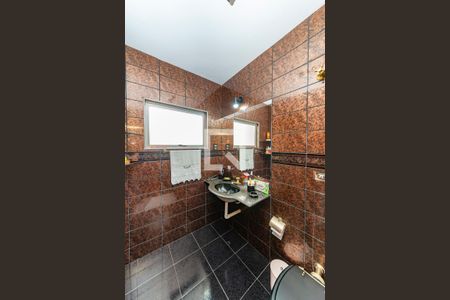 Casa à venda com 367m², 4 quartos e 5 vagasBanheiro Social 1