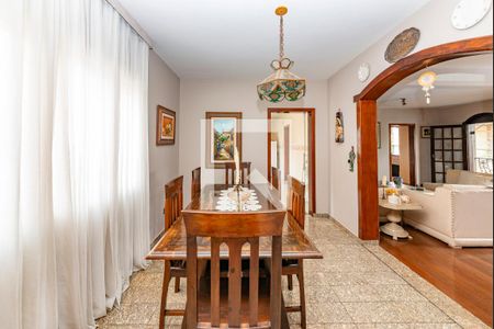 Casa à venda com 367m², 4 quartos e 5 vagasSala 3