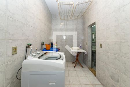 Casa à venda com 367m², 4 quartos e 5 vagasÁrea de Serviço 2