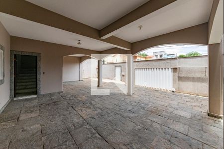 Casa à venda com 367m², 4 quartos e 5 vagasGaragem