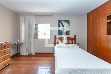 Casa à venda com 367m², 4 quartos e 5 vagasQuarto 2