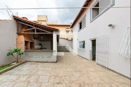 Casa à venda com 367m², 4 quartos e 5 vagasQuintal