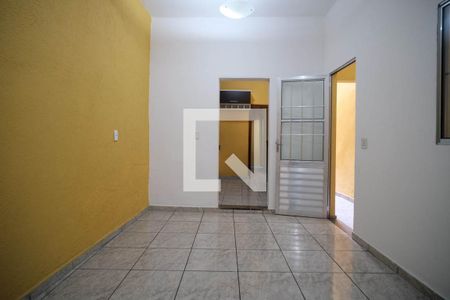 Sala de casa para alugar com 2 quartos, 80m² em Burgo Paulista, São Paulo