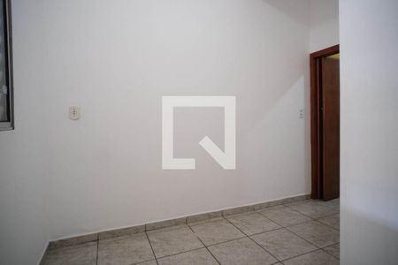 Quarto 1 de casa para alugar com 2 quartos, 80m² em Burgo Paulista, São Paulo