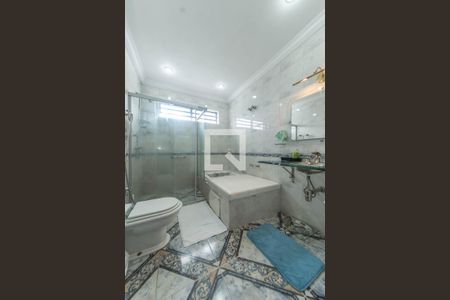 Casa à venda com 300m², 5 quartos e 3 vagas Casa à venda com 300m², 5 quartos e 3 vagasBanheiro da Suíte 1