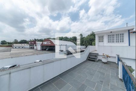 Casa à venda com 300m², 5 quartos e 3 vagas Casa à venda com 300m², 5 quartos e 3 vagasQuintal - Varanda