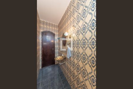 Casa à venda com 300m², 5 quartos e 3 vagas Casa à venda com 300m², 5 quartos e 3 vagasLavabo