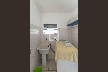 Casa à venda com 300m², 5 quartos e 3 vagas Casa à venda com 300m², 5 quartos e 3 vagasLavanderia