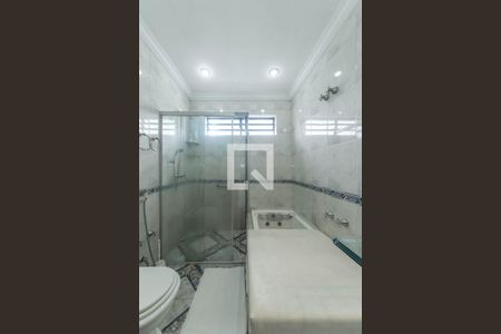 Casa à venda com 300m², 5 quartos e 3 vagas Casa à venda com 300m², 5 quartos e 3 vagasBanheiro da Suíte 1