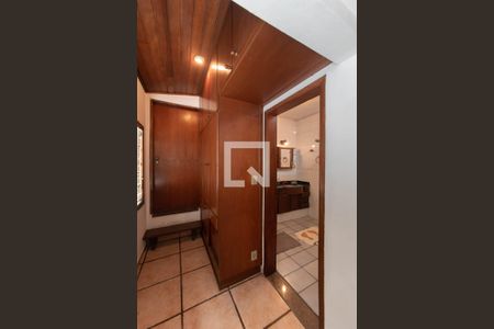 Casa à venda com 300m², 5 quartos e 3 vagas Casa à venda com 300m², 5 quartos e 3 vagasEdicula - Corredor