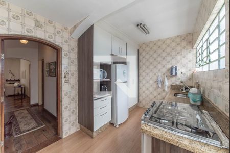 Casa à venda com 300m², 5 quartos e 3 vagas Casa à venda com 300m², 5 quartos e 3 vagasCozinha