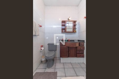 Casa à venda com 300m², 5 quartos e 3 vagas Casa à venda com 300m², 5 quartos e 3 vagasEdicula - Banheiro