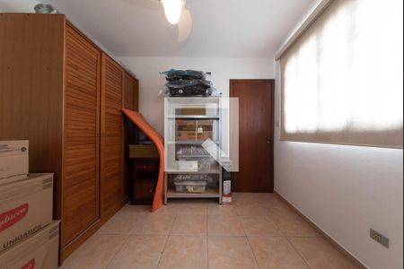 Casa à venda com 300m², 5 quartos e 3 vagas Casa à venda com 300m², 5 quartos e 3 vagasEdicula - Quarto 2