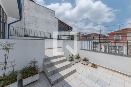 Casa à venda com 300m², 5 quartos e 3 vagas Casa à venda com 300m², 5 quartos e 3 vagasQuintal - Frente