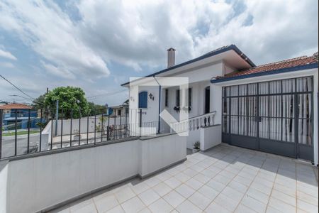 Casa à venda com 300m², 5 quartos e 3 vagas Casa à venda com 300m², 5 quartos e 3 vagasQuintal - Frente