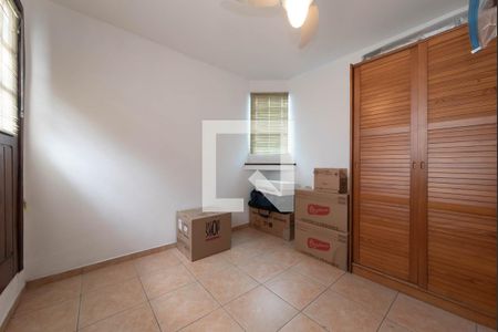 Casa à venda com 300m², 5 quartos e 3 vagas Casa à venda com 300m², 5 quartos e 3 vagasEdicula - Quarto 2
