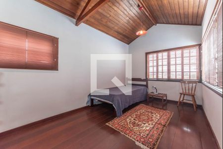 Casa à venda com 300m², 5 quartos e 3 vagas Casa à venda com 300m², 5 quartos e 3 vagasEdicula - Quarto 1