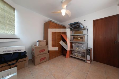 Casa à venda com 300m², 5 quartos e 3 vagas Casa à venda com 300m², 5 quartos e 3 vagasEdicula - Quarto 2