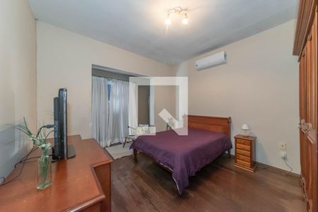 Casa à venda com 300m², 5 quartos e 3 vagas Casa à venda com 300m², 5 quartos e 3 vagasSuíte 1