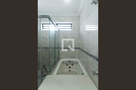 Casa à venda com 300m², 5 quartos e 3 vagas Casa à venda com 300m², 5 quartos e 3 vagasBanheiro da Suíte 1