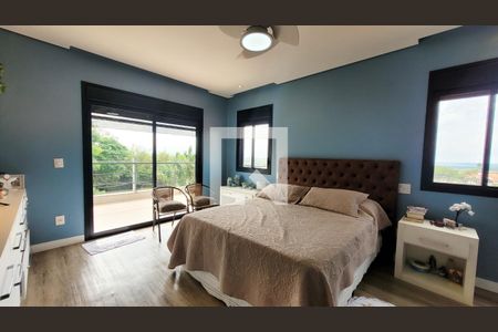 Casa de condomínio à venda com 300m², 4 quartos e 4 vagas Casa de condomínio à venda com 300m², 4 quartos e 4 vagasSuíte 1