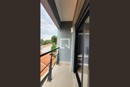 Casa de condomínio à venda com 300m², 4 quartos e 4 vagas Casa de condomínio à venda com 300m², 4 quartos e 4 vagasVista da Varanda do Quarto 3