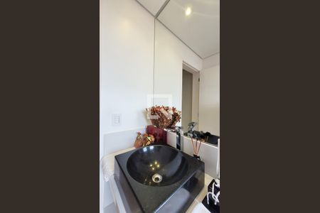 Casa de condomínio à venda com 300m², 4 quartos e 4 vagas Casa de condomínio à venda com 300m², 4 quartos e 4 vagasBanheiro Social 3