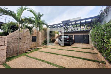 Casa de condomínio à venda com 300m², 4 quartos e 4 vagas Casa de condomínio à venda com 300m², 4 quartos e 4 vagasGaragem