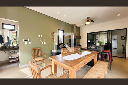 Casa de condomínio à venda com 300m², 4 quartos e 4 vagas Casa de condomínio à venda com 300m², 4 quartos e 4 vagasÁrea gourmet