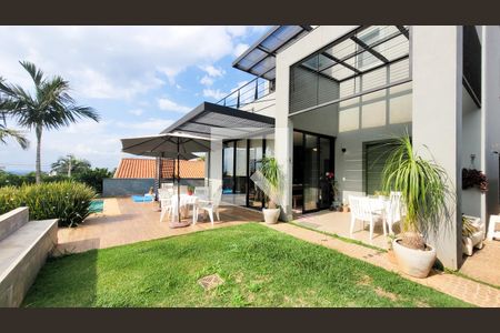 Casa de condomínio à venda com 300m², 4 quartos e 4 vagas Casa de condomínio à venda com 300m², 4 quartos e 4 vagasJardim