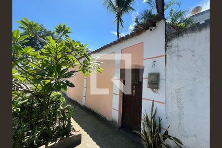 Casa à venda com 253m², 4 quartos e 1 vagaFachada