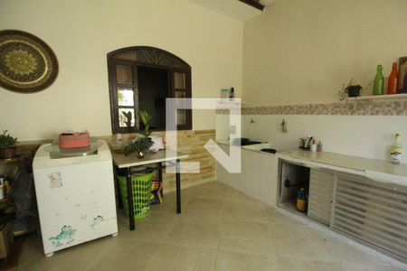 Casa à venda com 253m², 4 quartos e 1 vagaÁrea de serviço