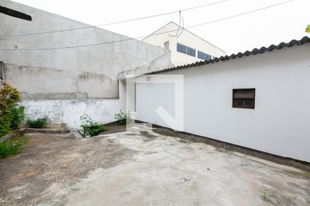 Casa à venda com 250m², 2 quartos e 4 vagas Casa à venda com 250m², 2 quartos e 4 vagasQuintal