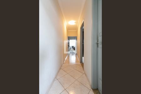 Casa à venda com 250m², 2 quartos e 4 vagas Casa à venda com 250m², 2 quartos e 4 vagasCorredor