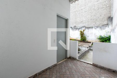 Casa à venda com 250m², 2 quartos e 4 vagas Casa à venda com 250m², 2 quartos e 4 vagasEdícula