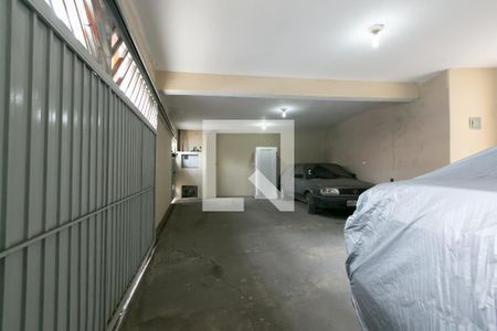 Casa à venda com 250m², 2 quartos e 4 vagas Casa à venda com 250m², 2 quartos e 4 vagasGaragem
