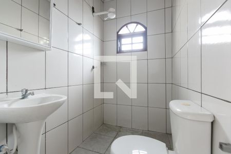 Casa à venda com 250m², 2 quartos e 4 vagas Casa à venda com 250m², 2 quartos e 4 vagasBanheiro da Edícula