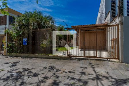 Casa à venda com 120m², 2 quartos e 2 vagasFachada