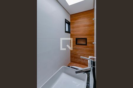 Casa de condomínio para alugar com 95m², 3 quartos e 2 vagas Casa de condomínio para alugar com 95m², 3 quartos e 2 vagasBanheiro da Suíte
