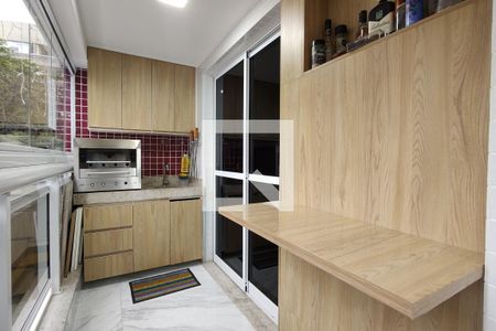 Apartamento à venda com 97m², 3 quartos e 1 vaga Apartamento à venda com 97m², 3 quartos e 1 vagaVaranda