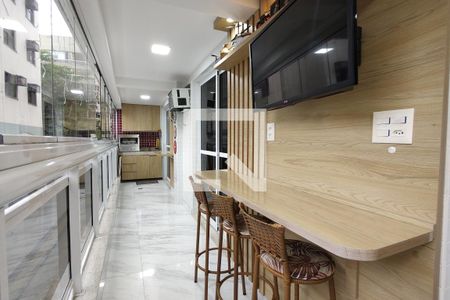 Apartamento à venda com 97m², 3 quartos e 1 vaga Apartamento à venda com 97m², 3 quartos e 1 vagaVaranda