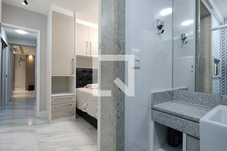 Apartamento à venda com 97m², 3 quartos e 1 vaga Apartamento à venda com 97m², 3 quartos e 1 vagaBanheiro da Suíte