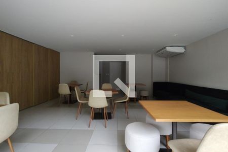 Apartamento à venda com 97m², 3 quartos e 1 vaga Apartamento à venda com 97m², 3 quartos e 1 vagaÁrea comum - Salão de festas