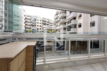 Apartamento à venda com 97m², 3 quartos e 1 vaga Apartamento à venda com 97m², 3 quartos e 1 vagaVaranda