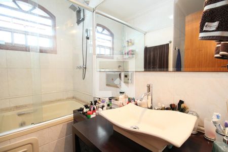 Casa à venda com 118m², 3 quartos e 2 vagasBanheiro da Suíte